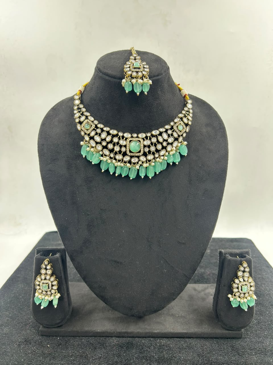 Mrinal Neelkamal Set