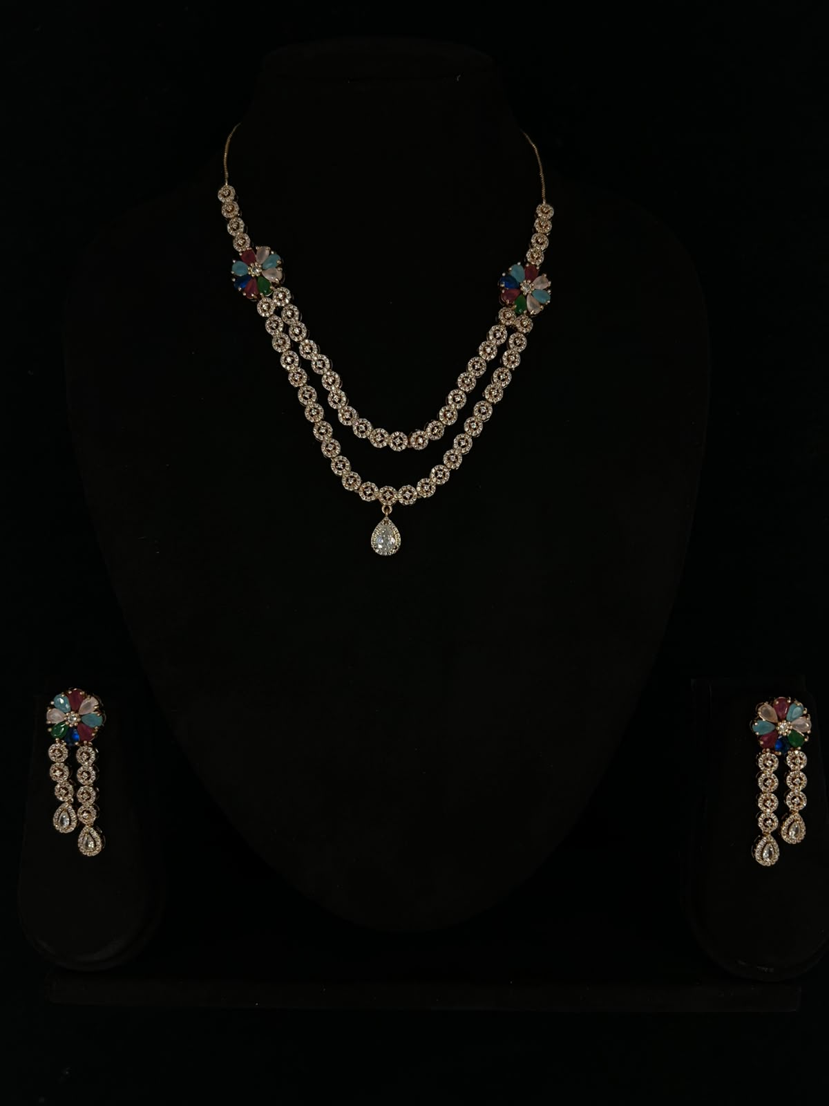 Aarohi Rainbow Greace Set
